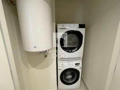 Izdavanje, trosoban stan, 72m², Savski Venac, Beograd - image 13