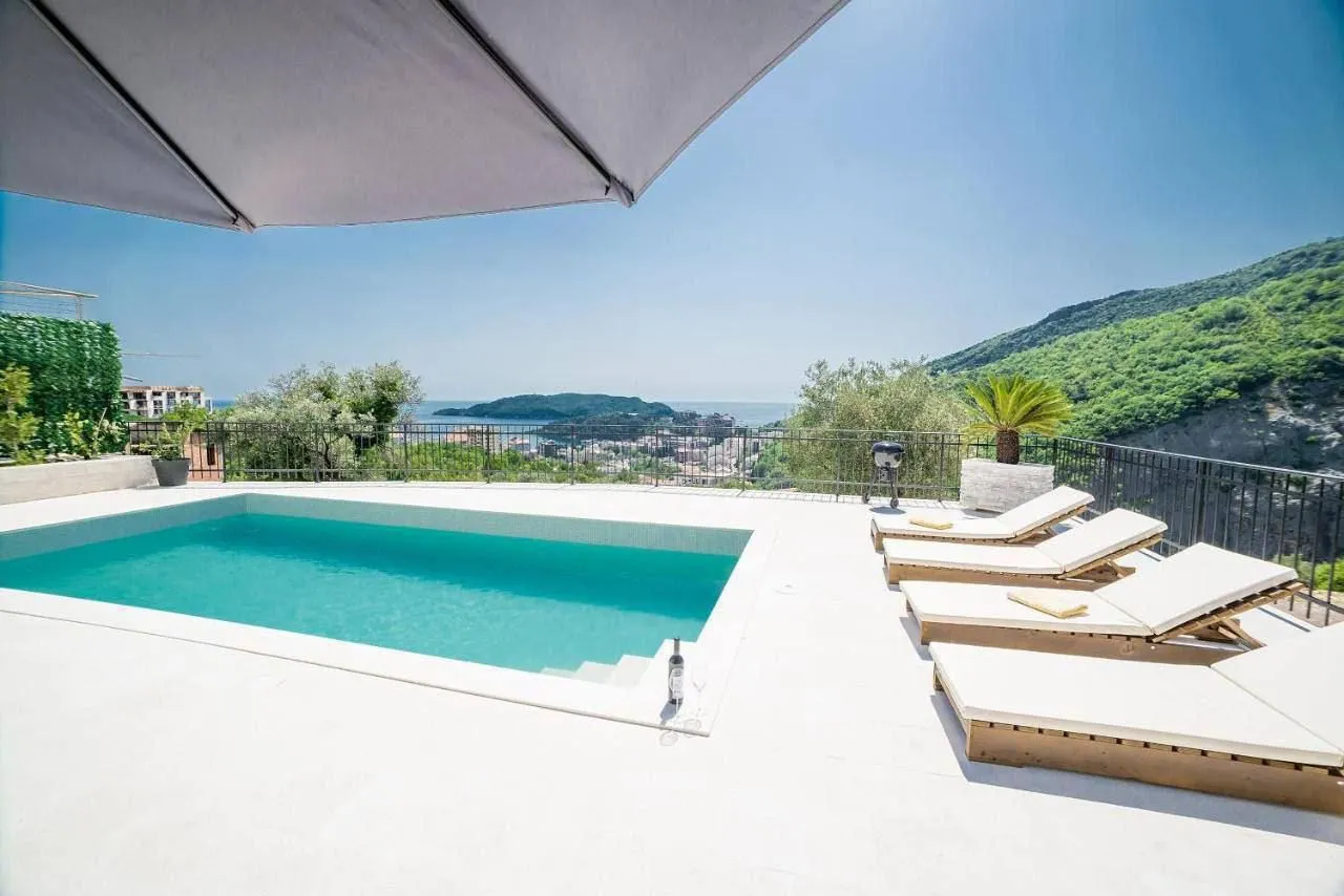 Sale, house, 160m², Bečići, Budva
