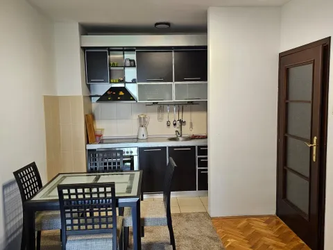 Rent, one bedroom apartment, 46m², Blok 6, Podgorica - image 8