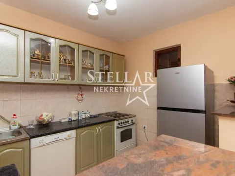 Izdavanje, kuća, 120m², Zagorič, Podgorica - image 19