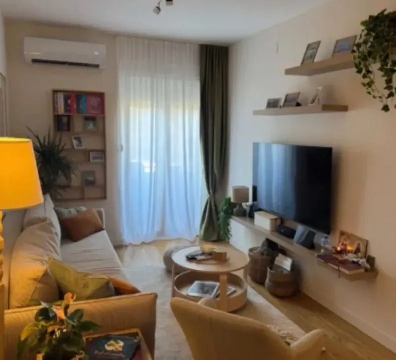 Izdavanje, jednosoban stan, 40m², Central Point, Podgorica