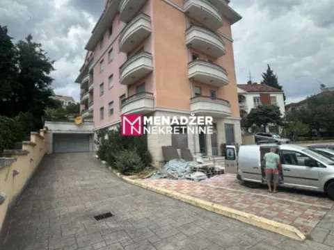 Izdavanje, četvorosoban stan, 130m2, Gorica C, Podgorica Izdavanje, četvorosoban stan, 130m2, Gorica C, Podgorica