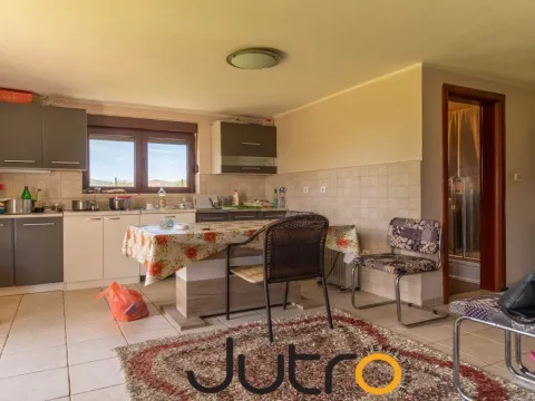 Izdavanje, kuća, 320m², Donja Gorica, Podgorica - image 30