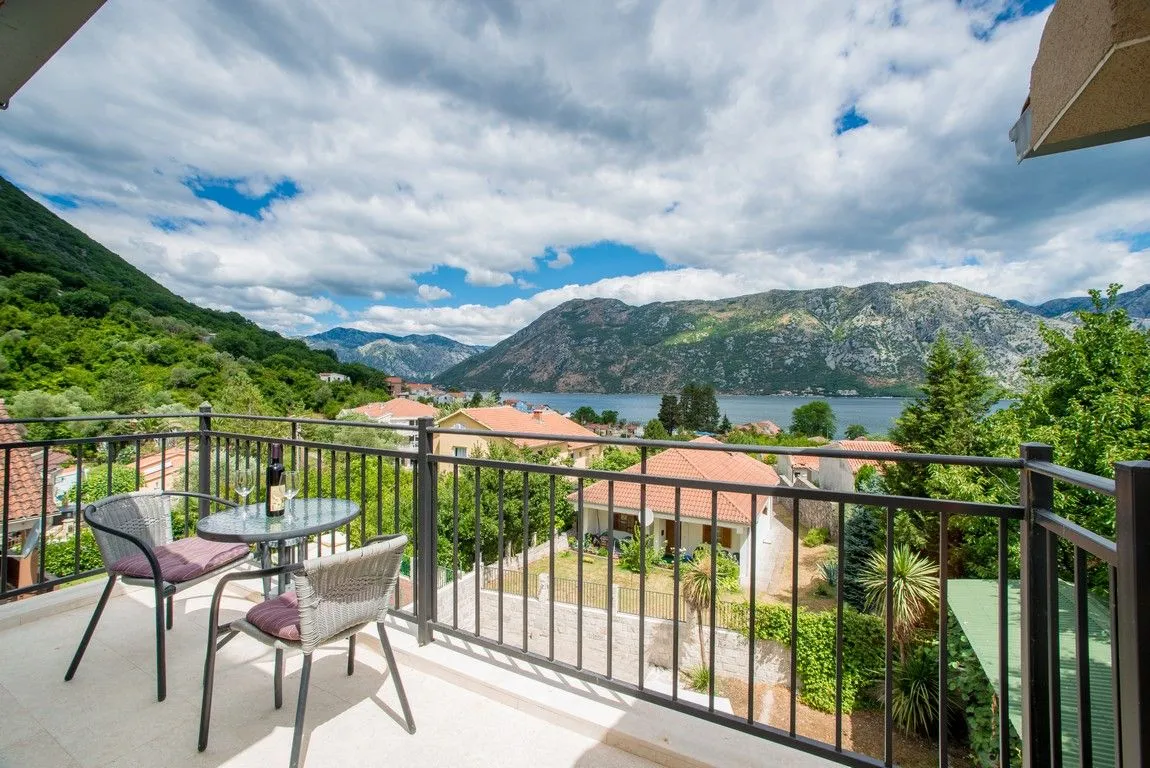 Prodaja, kuća, 240m², Stoliv, Kotor