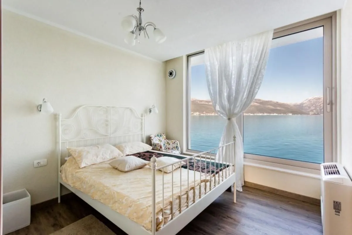Prodaja, kuća, 240m², Krašići, Tivat