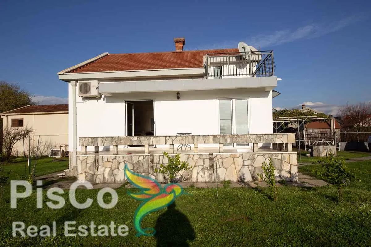Izdavanje, kuća, 100m², Gornja Gorica, Podgorica