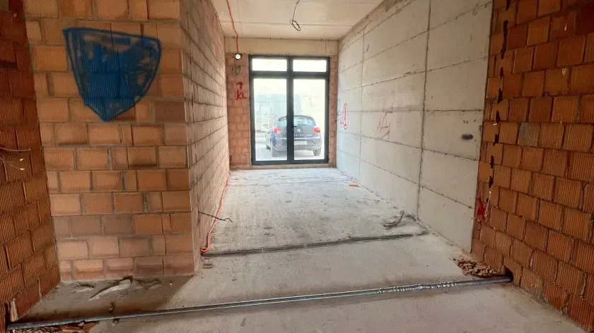 Rent, office space, 76m², Šušanj, Bar