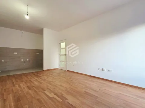 Prodaja, jednosoban stan, 45m², Pobrežje, Podgorica - image 2