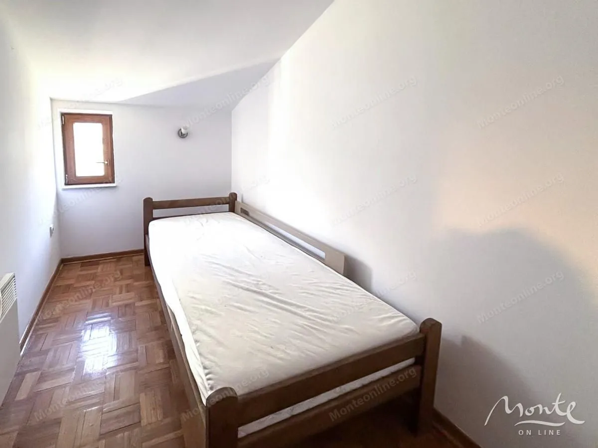 Prodaja, trosoban stan, 80m², Stari Aerodrom, Podgorica