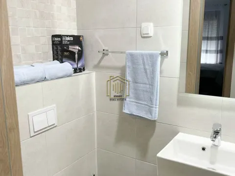 Izdavanje, dvosoban stan, 72m², Master Kvart, Podgorica - image 5