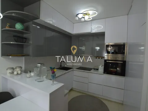 Izdavanje, dvosoban stan, 65m², Stari Aerodrom, Podgorica - image 6