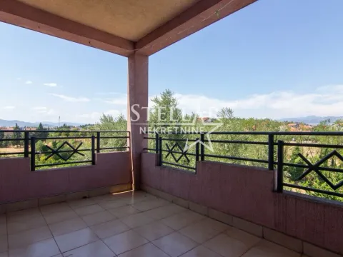 Izdavanje, trosoban stan, 155m², Konik, Podgorica - image 16