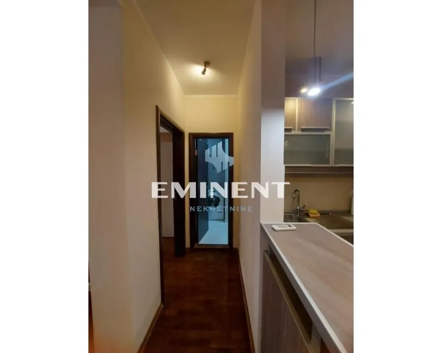 Rent, three bedroom apartment, 90m², Vračar Sve Podlokacije, Beograd