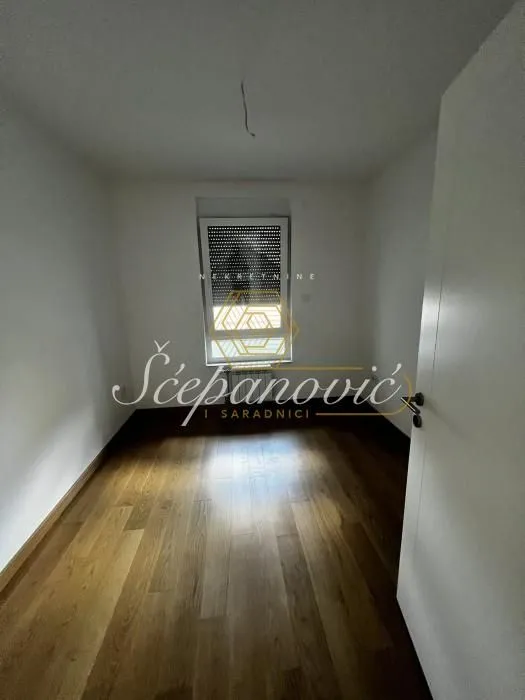 Izdavanje, trosoban stan, 65m², Rotkvarija, Novi Sad Sve Podlokacije
