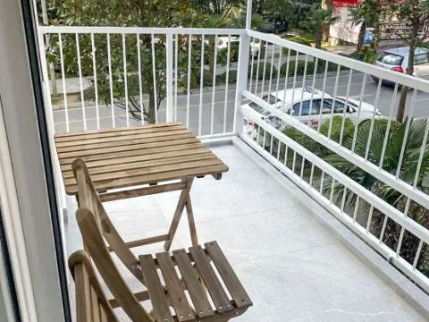 Rent, two bedroom apartment, 70m², Tivat, Crna Gora - image 18