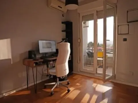 Prodaja, jednosoban stan, 32m², Stari Aerodrom, Podgorica - image 8