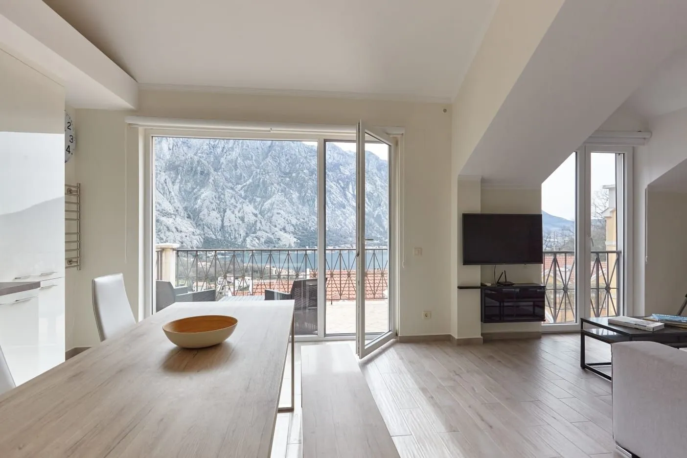 Prodaja, jednosoban stan, 77m², Orahovac, Kotor