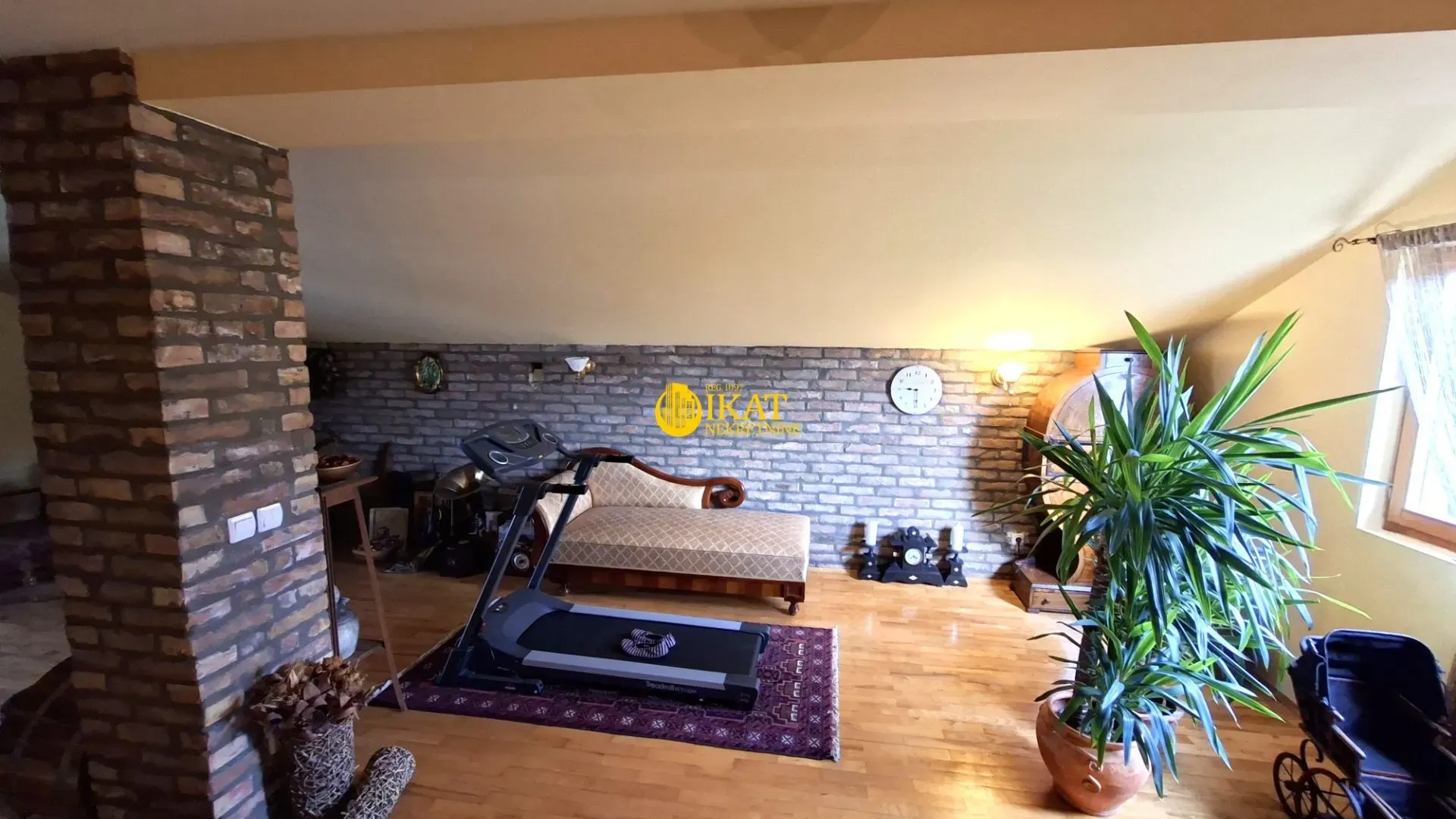 Prodaja, kuća, 265m², Borča 1, Borča Sve Podlokacije