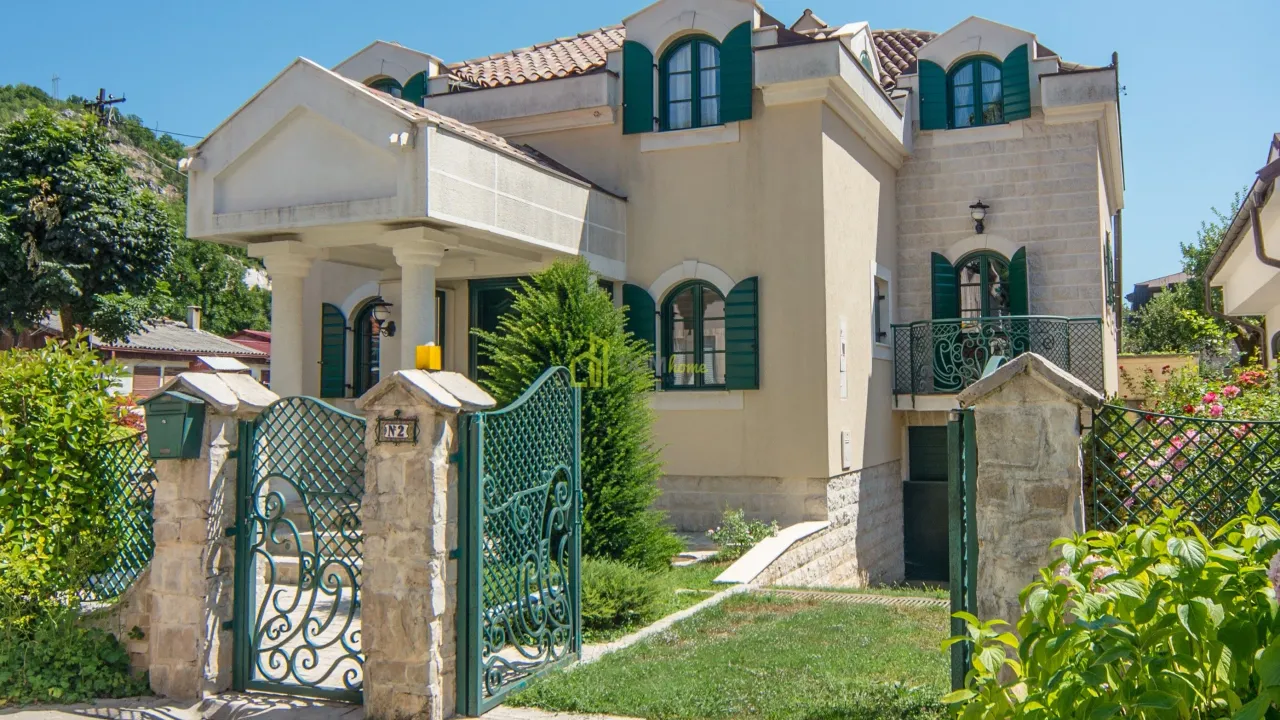 Prodaja, kuća, 168m², Cetinje, Crna Gora