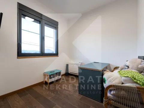 Izdavanje, kuća, 166m², Tološi, Podgorica - image 30