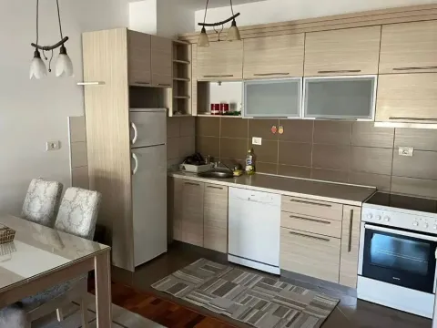 Izdavanje, jednosoban stan, 57m², City Kvart, Podgorica - image 1