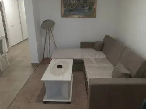 Izdavanje, jednosoban stan, 45m², Igalo, Herceg Novi