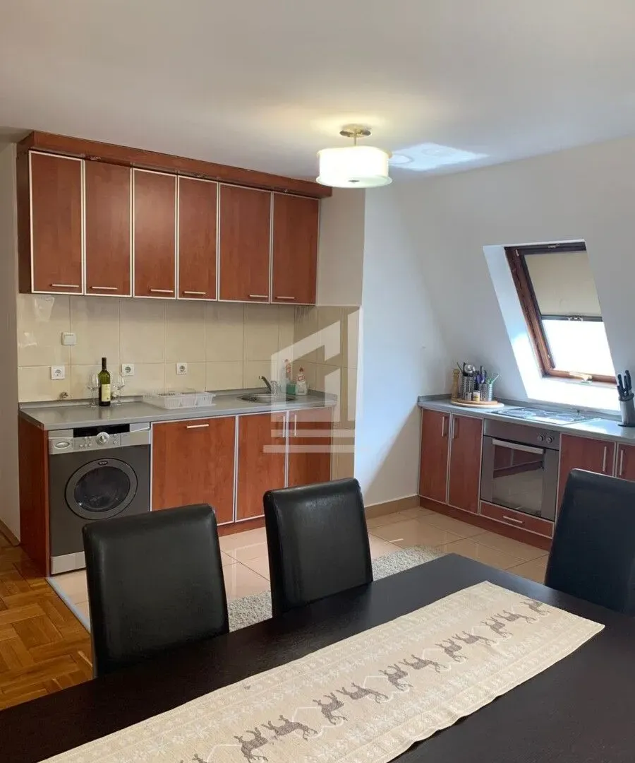 Prodaja, trosoban stan, 86m², Centar, Podgorica