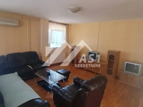 Izdavanje, kuća, 2500m², Bukovački plato, Petrovaradin - image 7