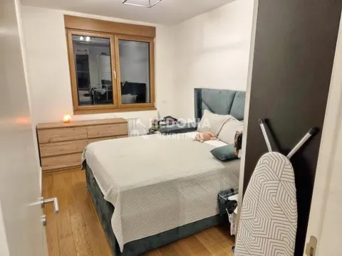 Prodaja, dvosoban stan, 50m², Zemun Centar, Zemun Sve Podlokacije - image 7