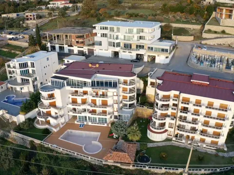 Prodaja, trosoban stan, 241m², Dobre Vode, Bar