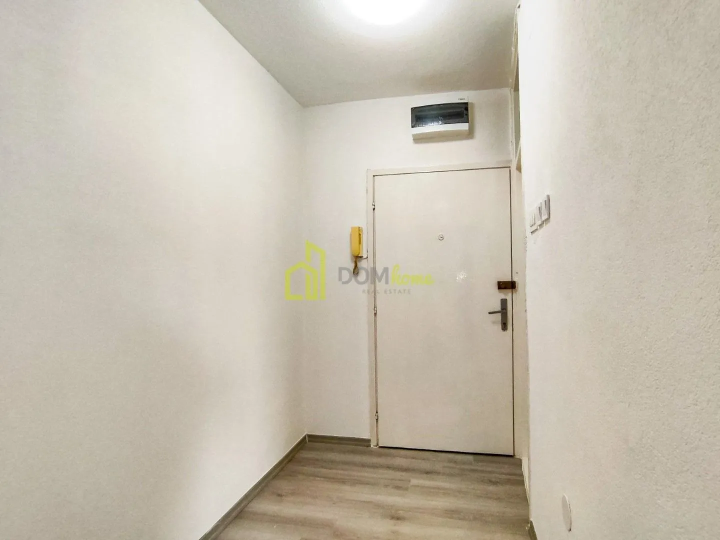 Rent, studio apartment, 22m², Stari Aerodrom, Podgorica