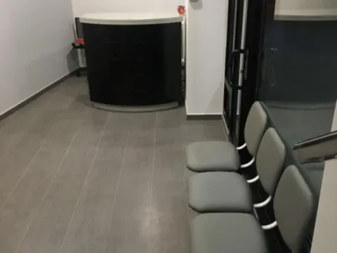 Izdavanje, poslovni prostor, 50m², Stari Grad, Beograd - image 2