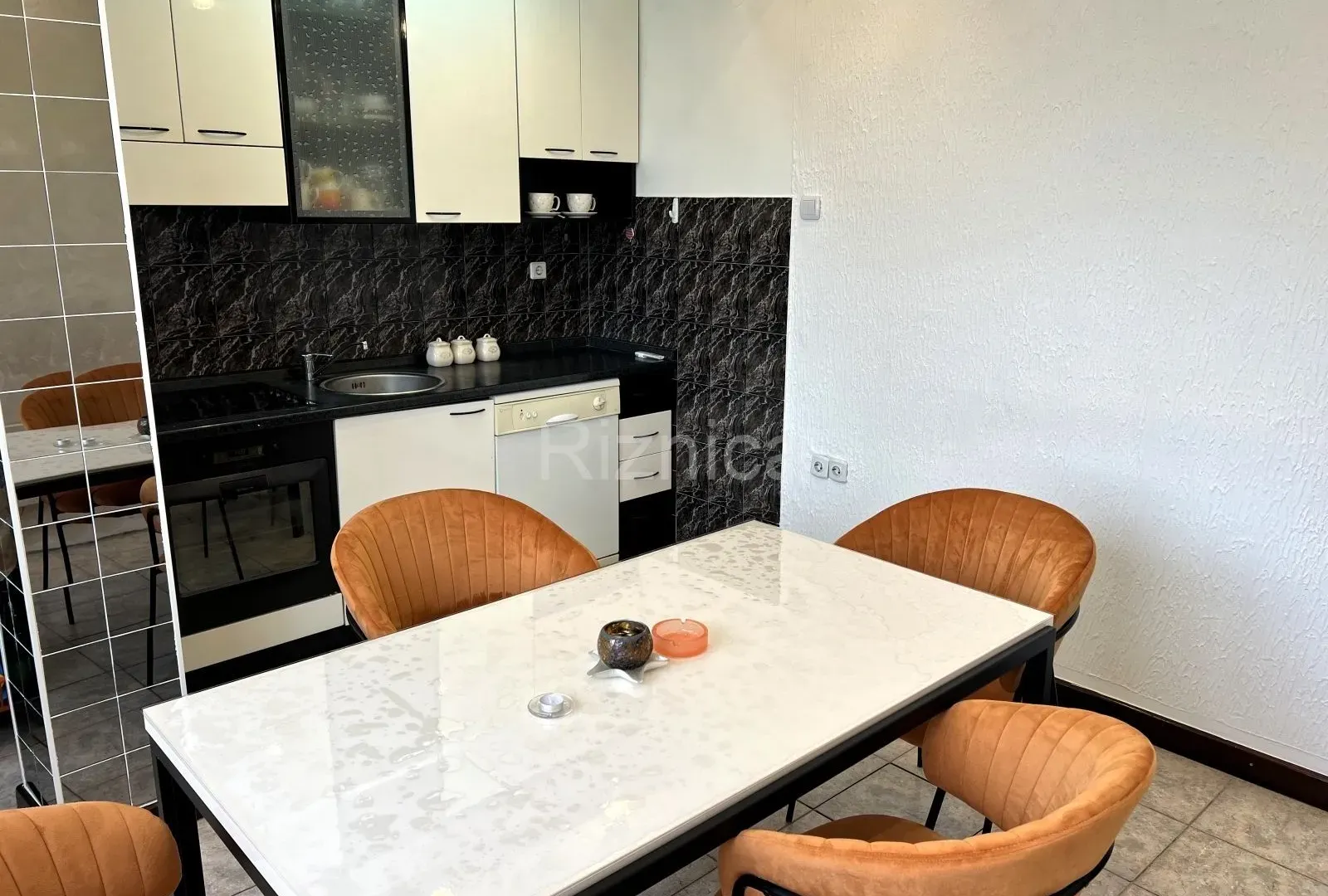 Izdavanje, jednosoban stan, 53m², Niš, Srbija