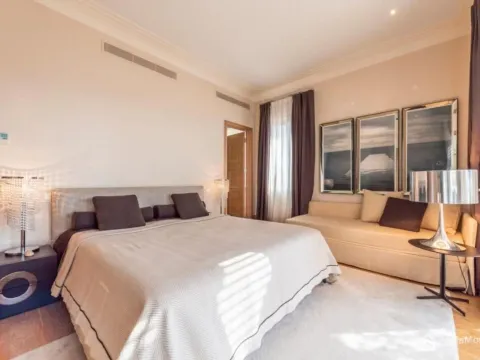 Sale, four bedroom apartment, 258m², Porto Montenegro, Tivat - image 9