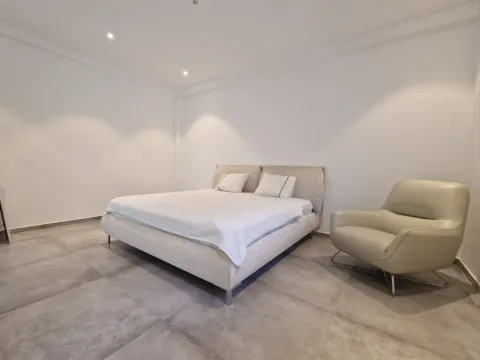 Rent, house, 410m², Tivat, Crna Gora - image 12