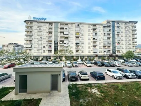 Rent, one bedroom apartment, 45m², Pobrežje, Podgorica - image 11