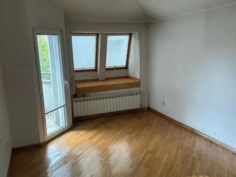 Rent, house, 200m², Banovo Brdo, Beograd - image 13