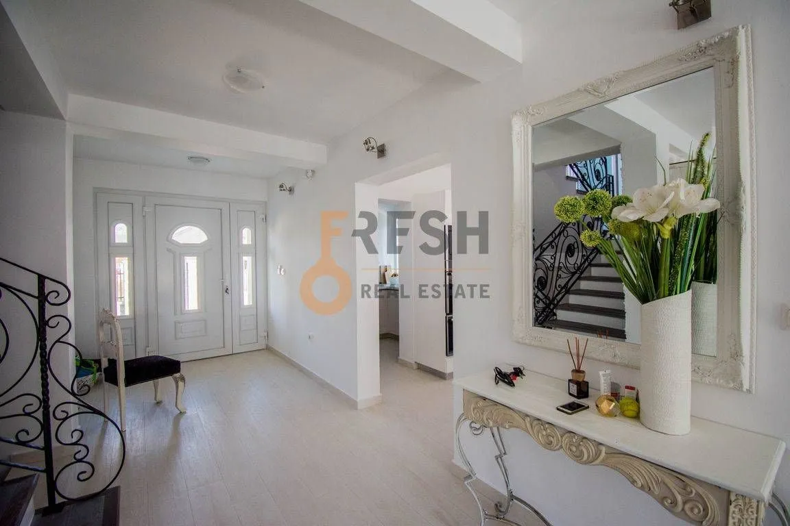 Rent, house, 270m², Zagorič, Podgorica