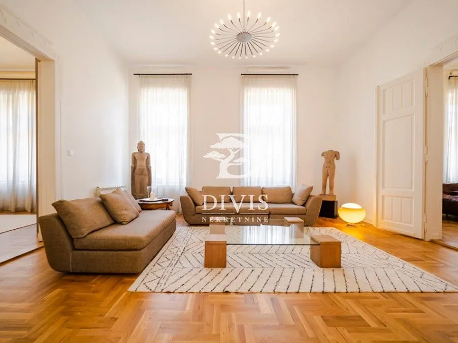 Prodaja, trosoban stan, 153m², Centar, Subotica