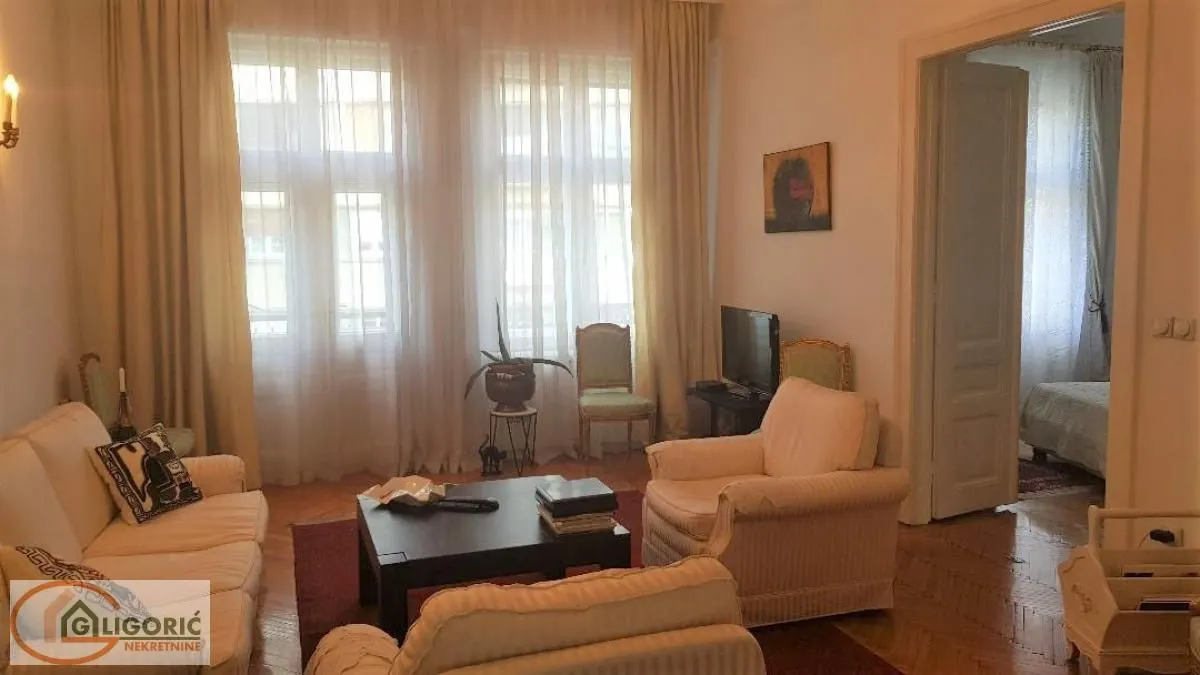 Izdavanje, četvorosoban stan, 120m², Stari Grad, Beograd