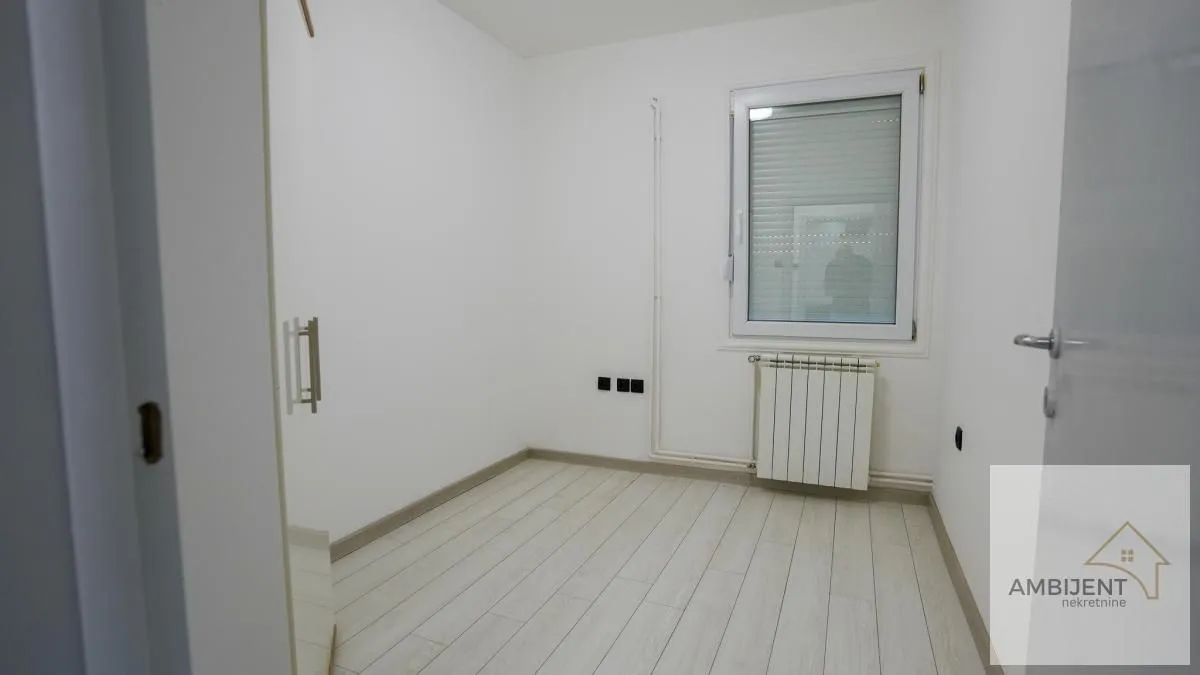 Prodaja, kuća, 131m², Zemun Ugrinovci, Zemun Sve Podlokacije