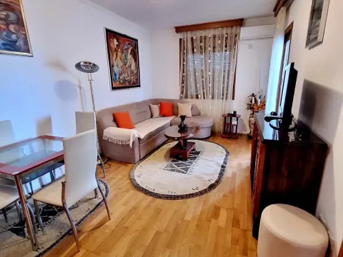 Rent, one bedroom apartment, 37m², Pobrežje, Podgorica - image 1