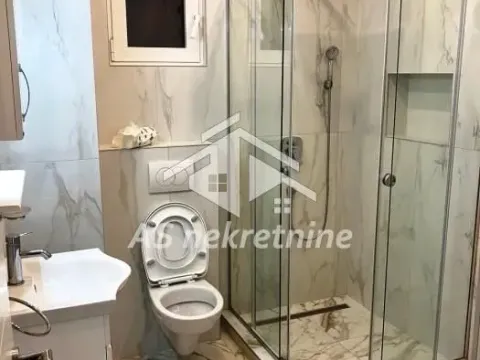 Izdavanje, četvorosoban stan, 80m², Skadarlija, Beograd - image 16