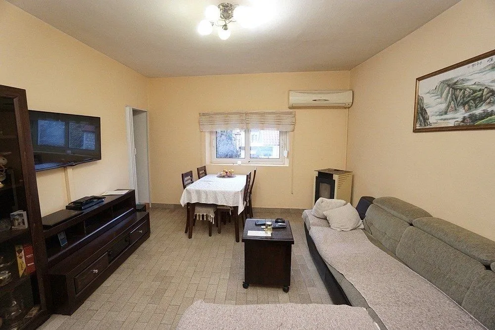 Prodaja, kuća, 192m², Škaljari, Kotor