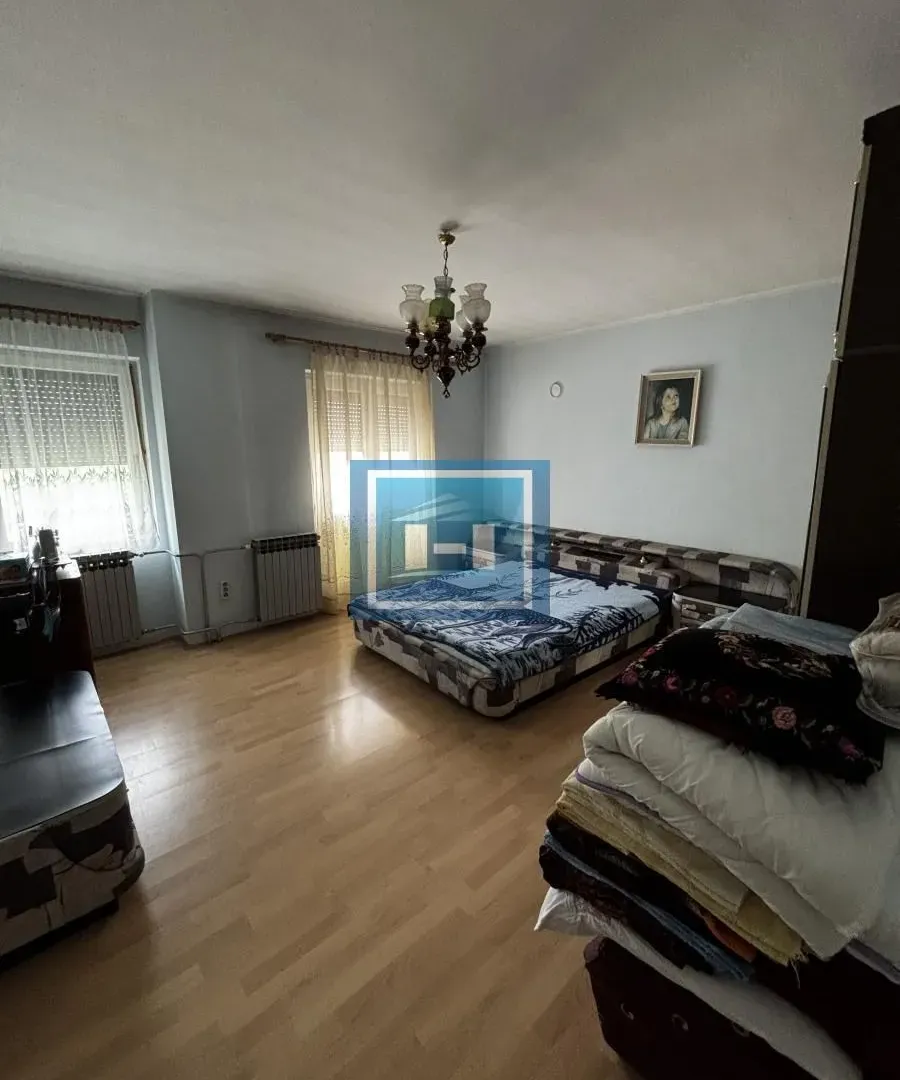Prodaja, četvorosoban stan, 102m², Strelište, Jagodina