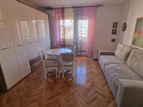 Izdavanje, garsonjera, 26m², Grbavica, Novi Sad Sve Podlokacije - image 10