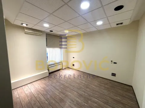 Izdavanje, trosoban stan, 82m², Botanička Bašta, Palilula Sve Podlokacije - image 11