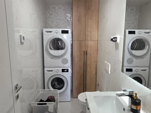 Prodaja, dvosoban stan, 69m², Stari Aerodrom, Podgorica - image 4