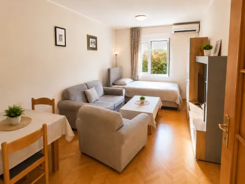 Prodaja, jednosoban stan, 43m², Blok 6, Podgorica - image 2