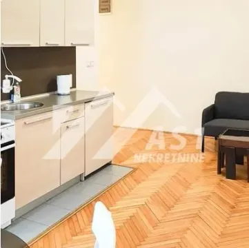 Izdavanje, trosoban stan, 75m², Centar, Novi Sad - image 3